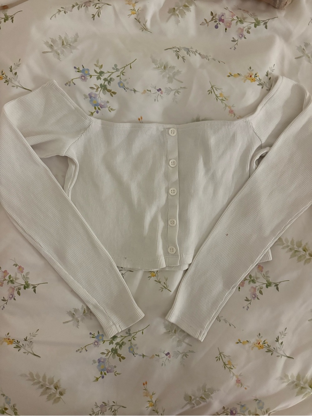 Zara- Vintage White Ribbed Off-Shoulder Button Front Top